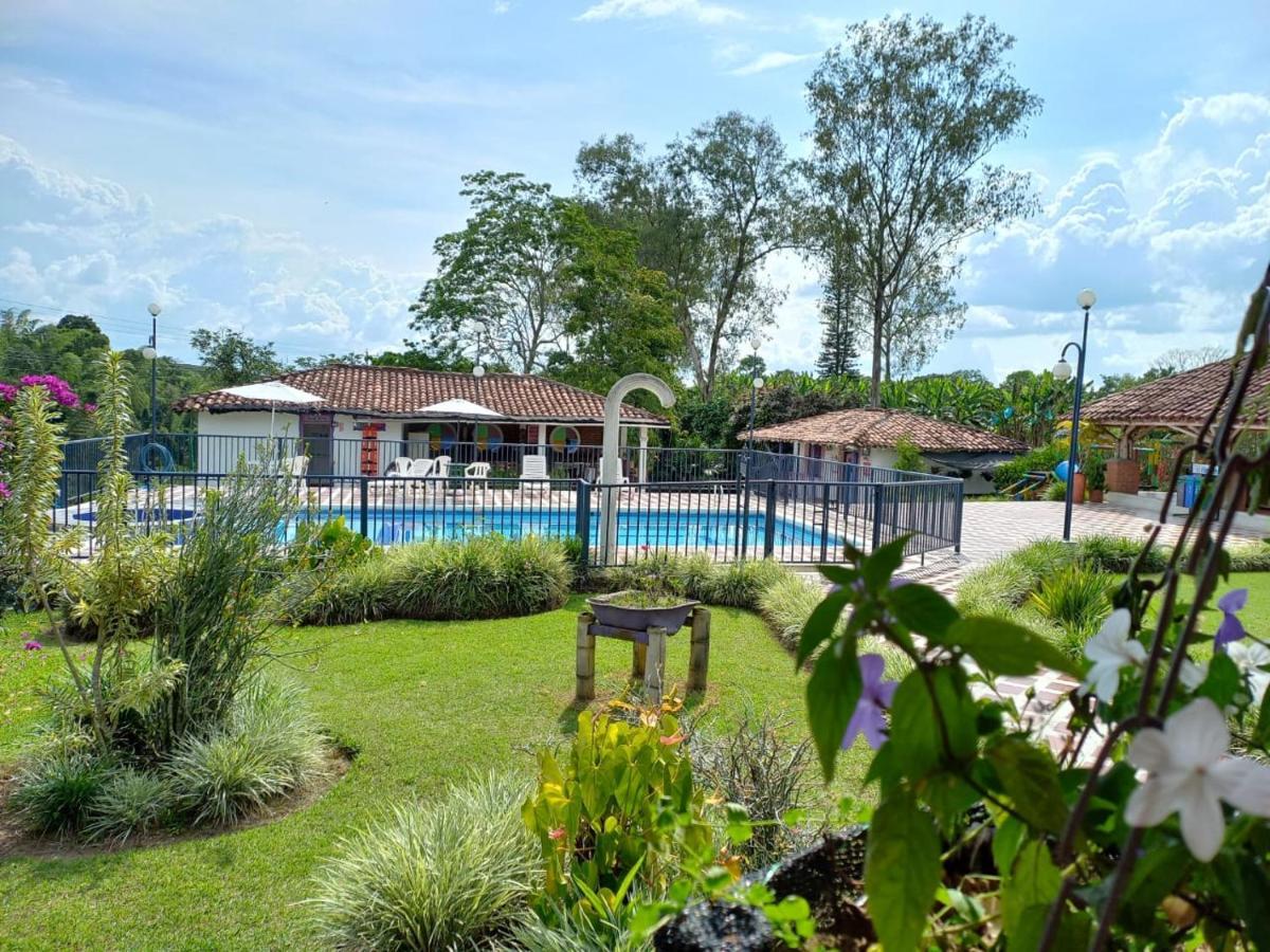Finca Hotel Villa Del Sol Pueblo Tapao Exterior foto